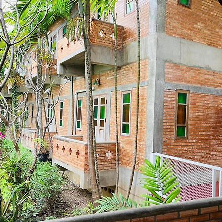 Amethyst Hotel Chiang Mai Exterior photo