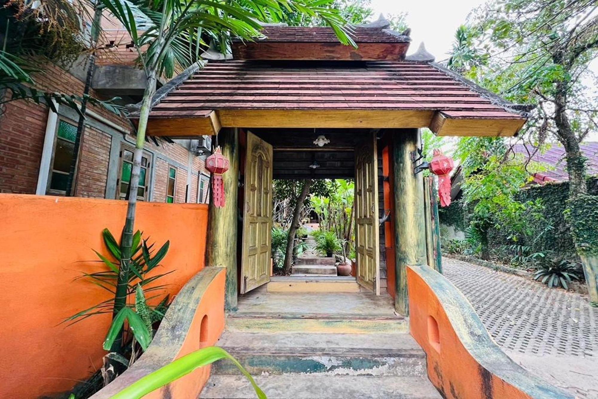 Amethyst Hotel Chiang Mai Exterior photo